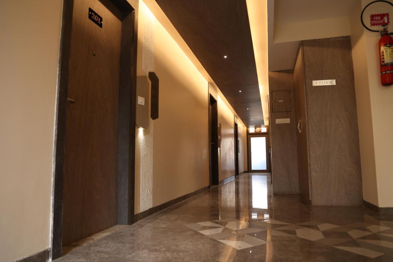Hotel Pinaka Inn Λάκναου Εξωτερικό φωτογραφία