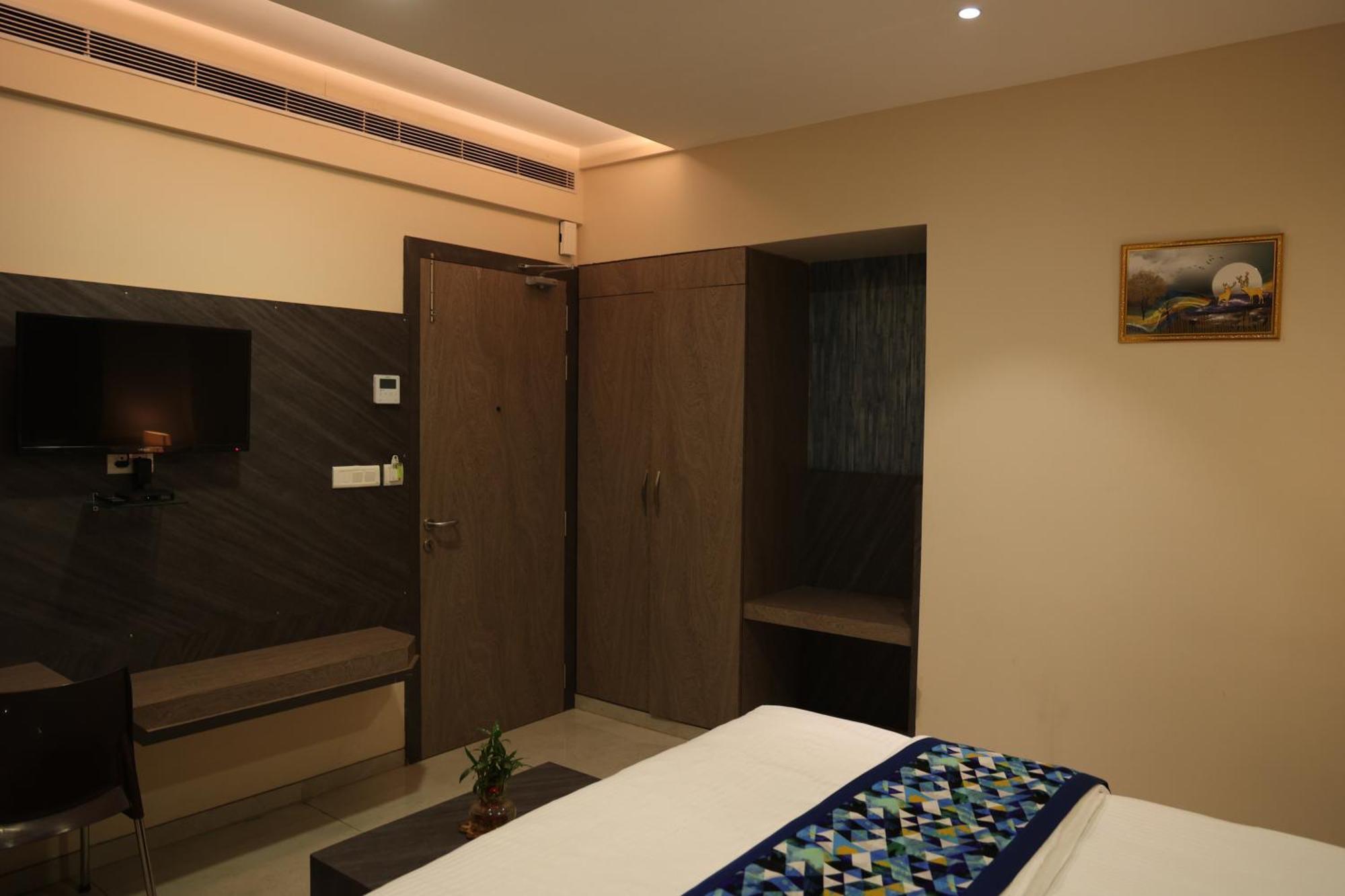Hotel Pinaka Inn Λάκναου Εξωτερικό φωτογραφία
