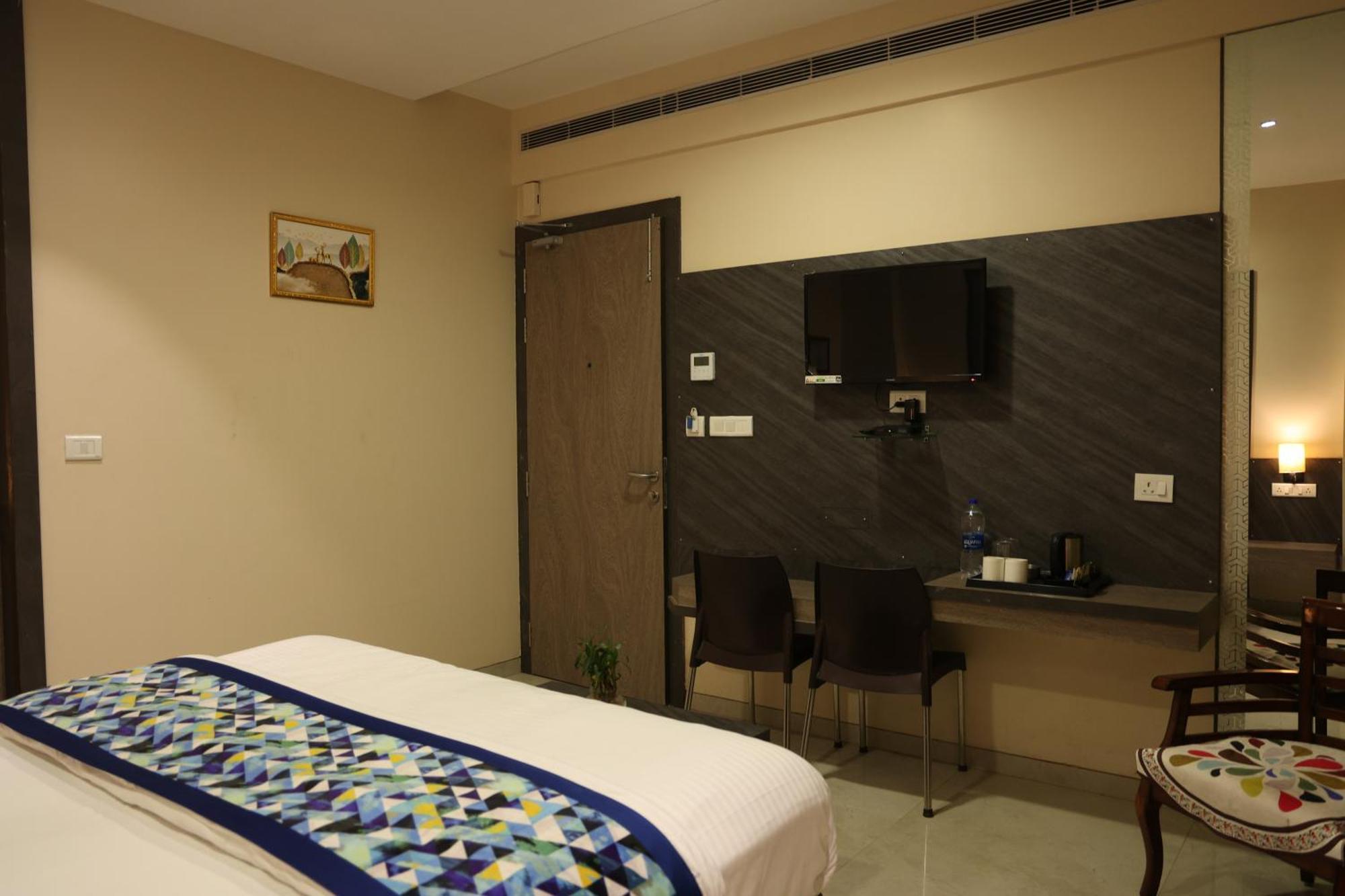 Hotel Pinaka Inn Λάκναου Εξωτερικό φωτογραφία