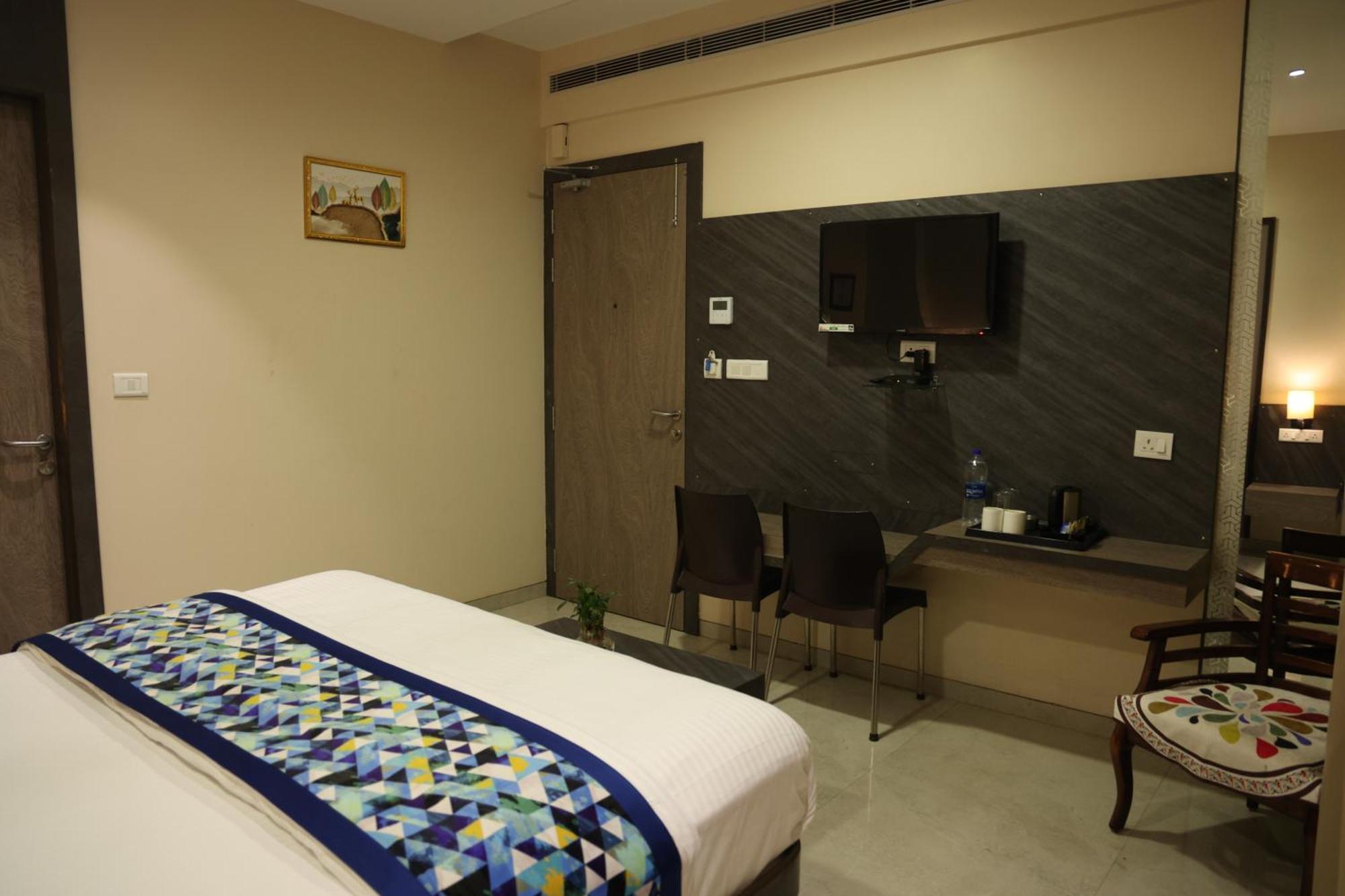 Hotel Pinaka Inn Λάκναου Εξωτερικό φωτογραφία