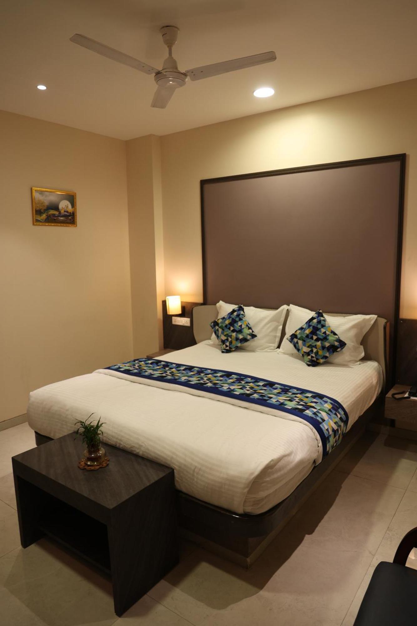 Hotel Pinaka Inn Λάκναου Εξωτερικό φωτογραφία