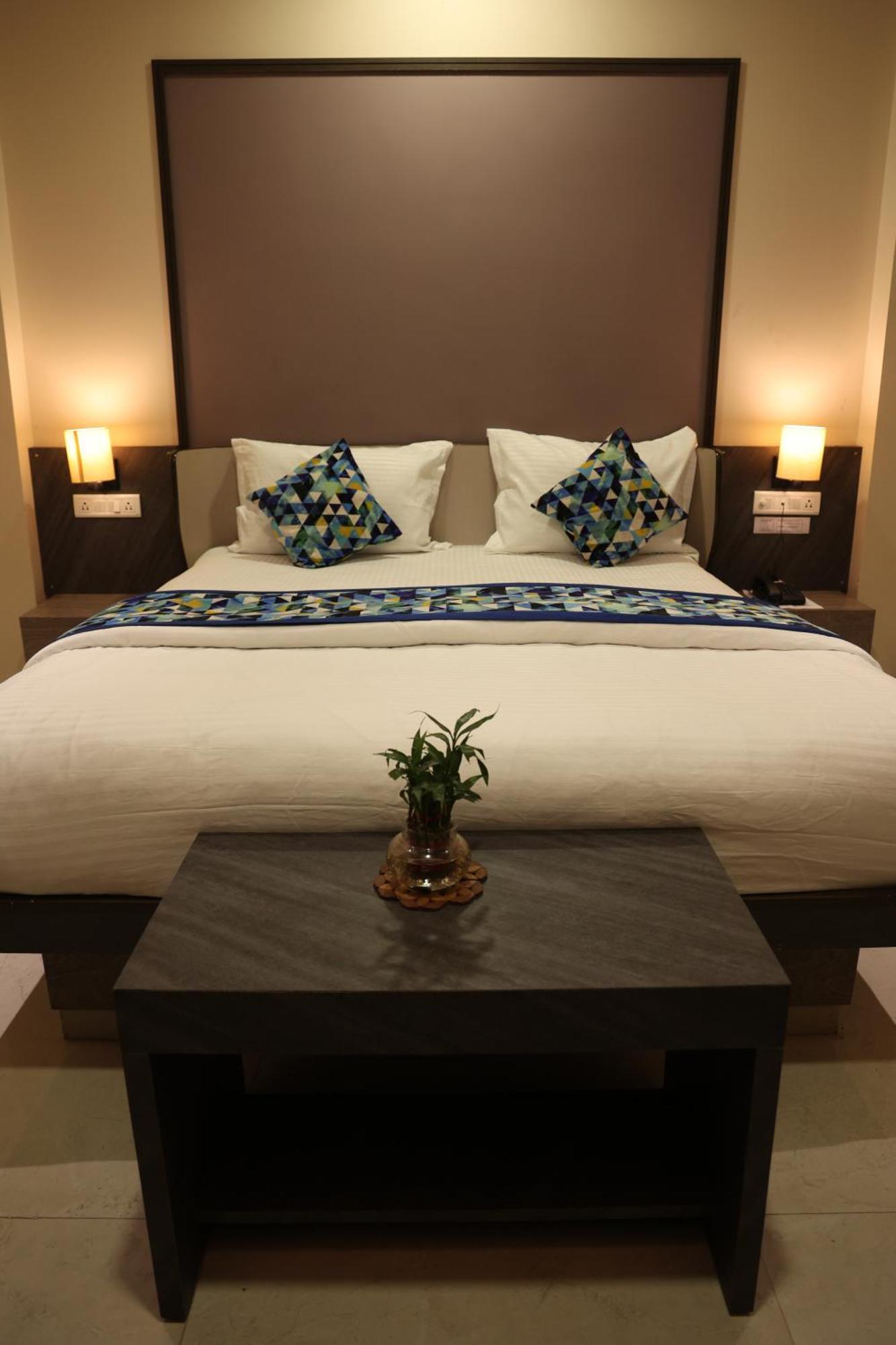 Hotel Pinaka Inn Λάκναου Εξωτερικό φωτογραφία