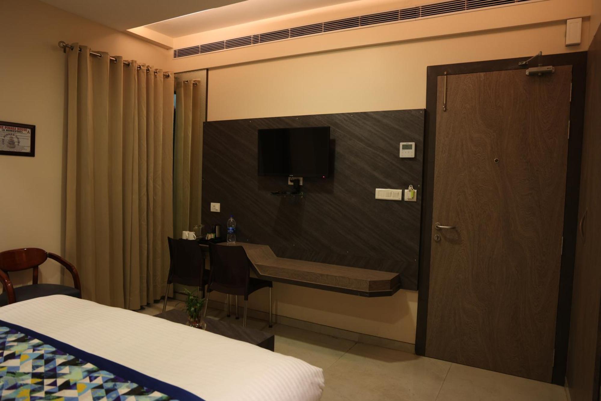 Hotel Pinaka Inn Λάκναου Εξωτερικό φωτογραφία