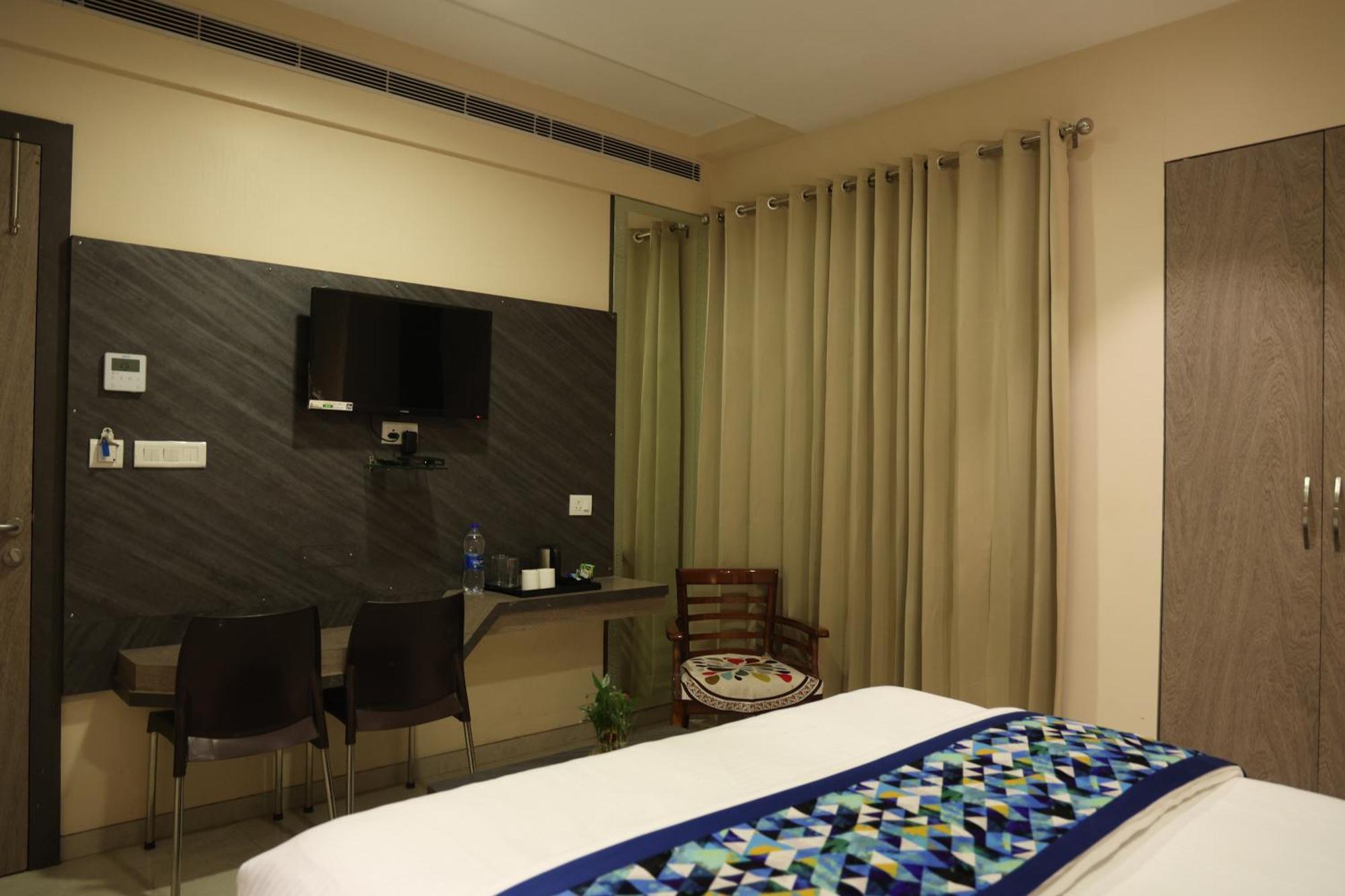 Hotel Pinaka Inn Λάκναου Εξωτερικό φωτογραφία