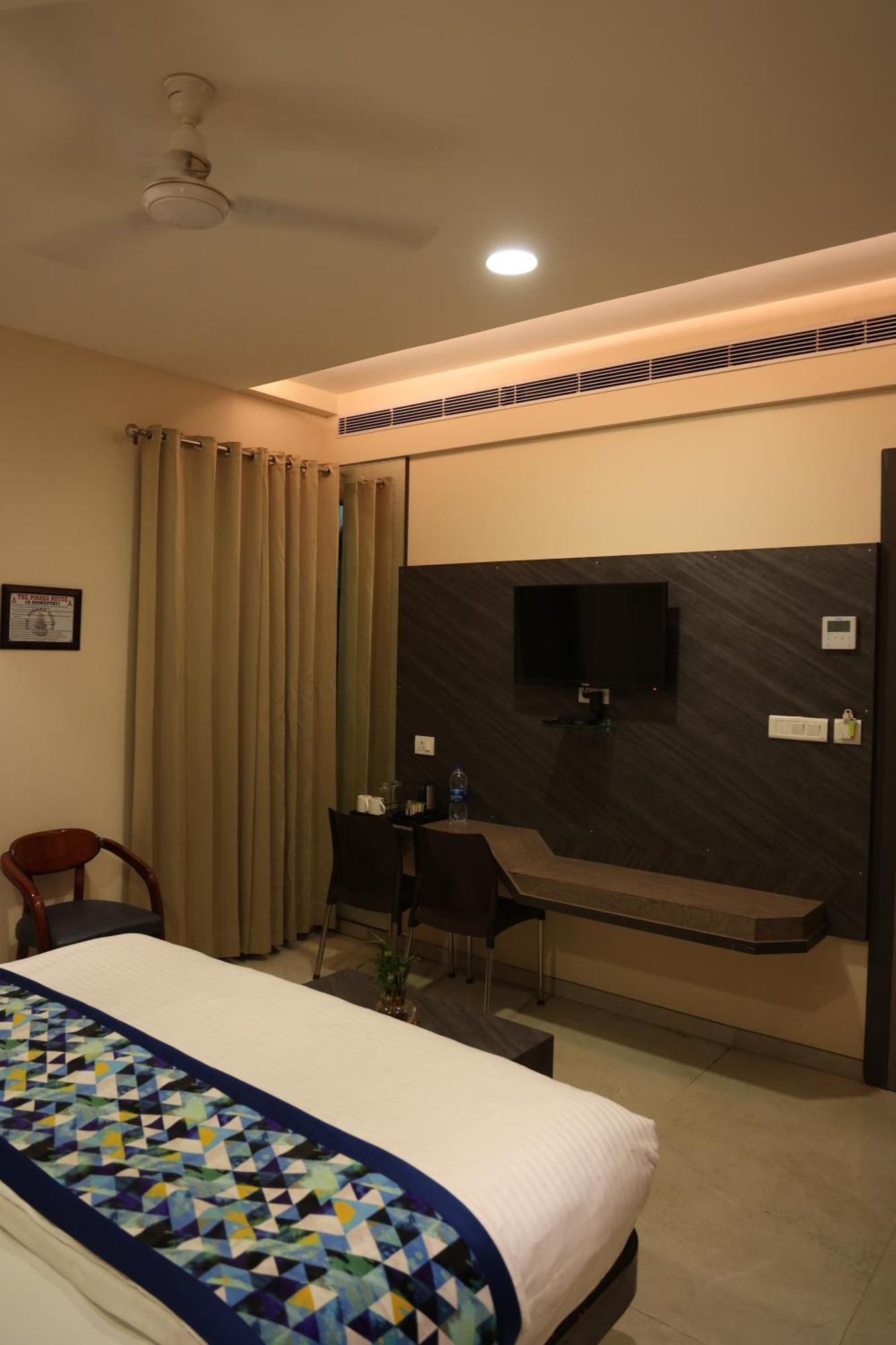 Hotel Pinaka Inn Λάκναου Εξωτερικό φωτογραφία