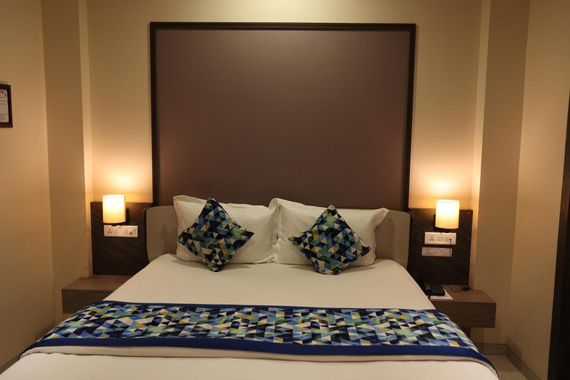 Hotel Pinaka Inn Λάκναου Εξωτερικό φωτογραφία