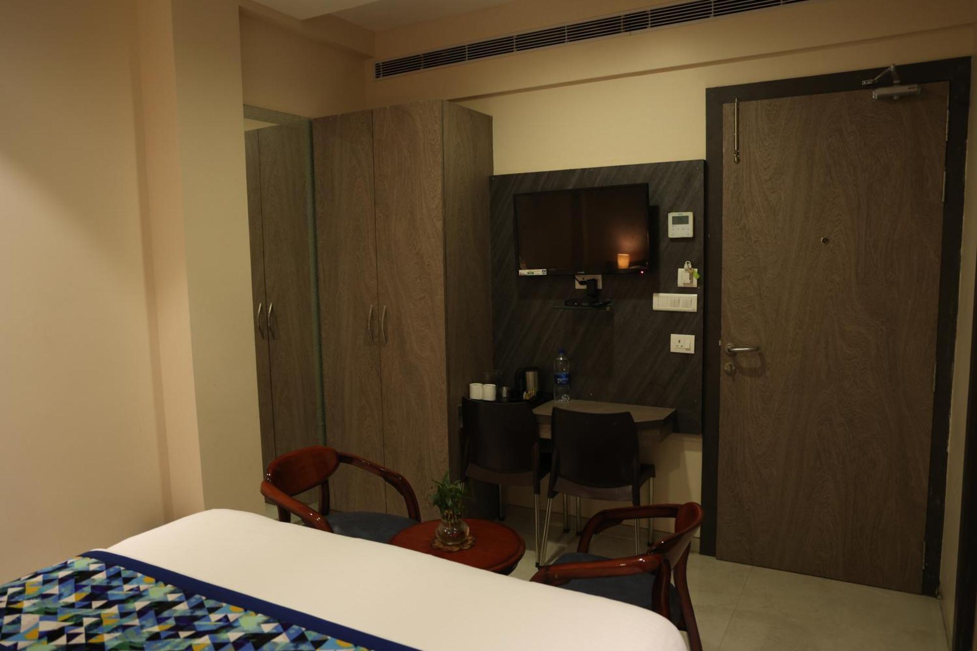 Hotel Pinaka Inn Λάκναου Εξωτερικό φωτογραφία