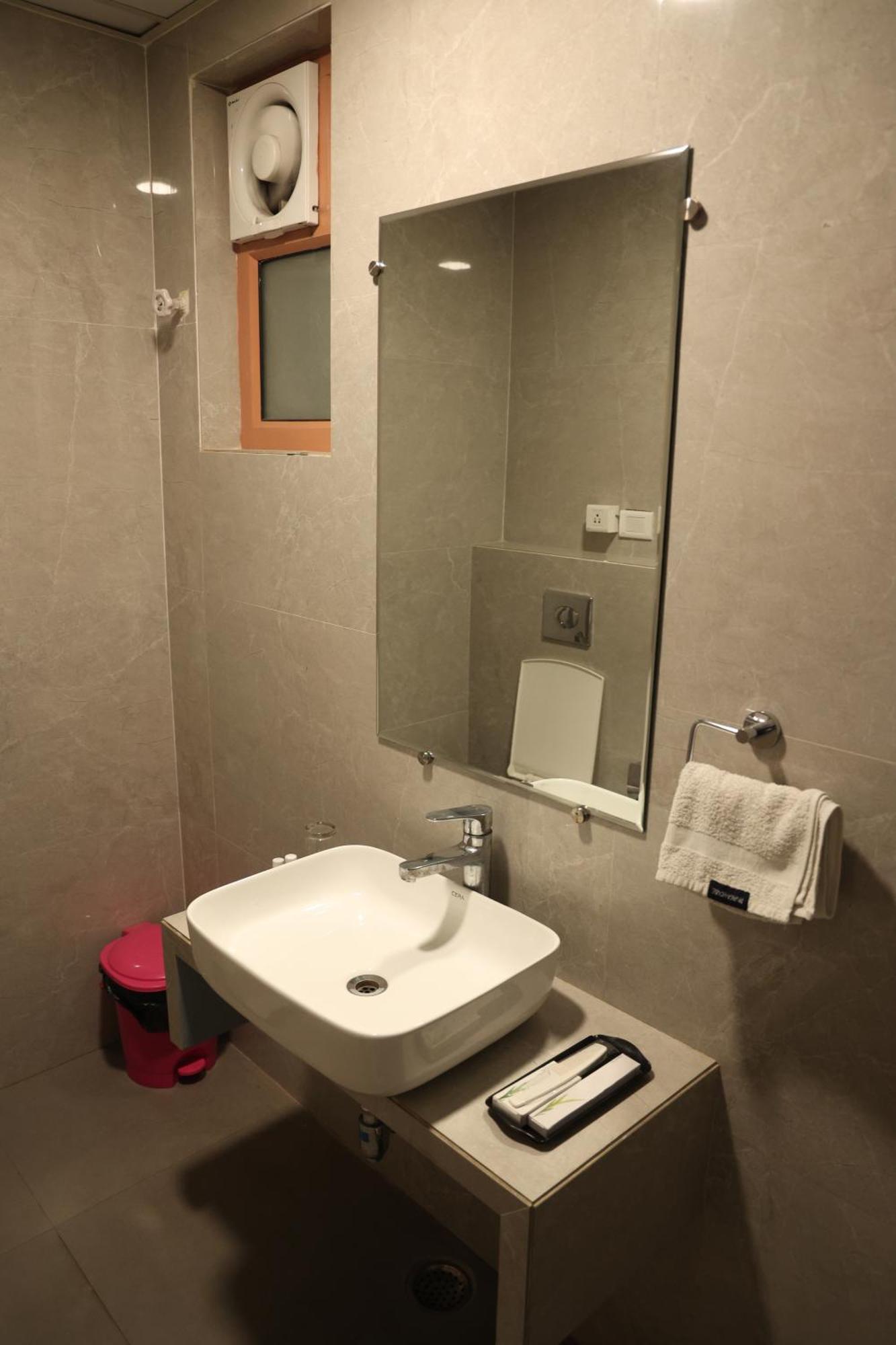 Hotel Pinaka Inn Λάκναου Εξωτερικό φωτογραφία